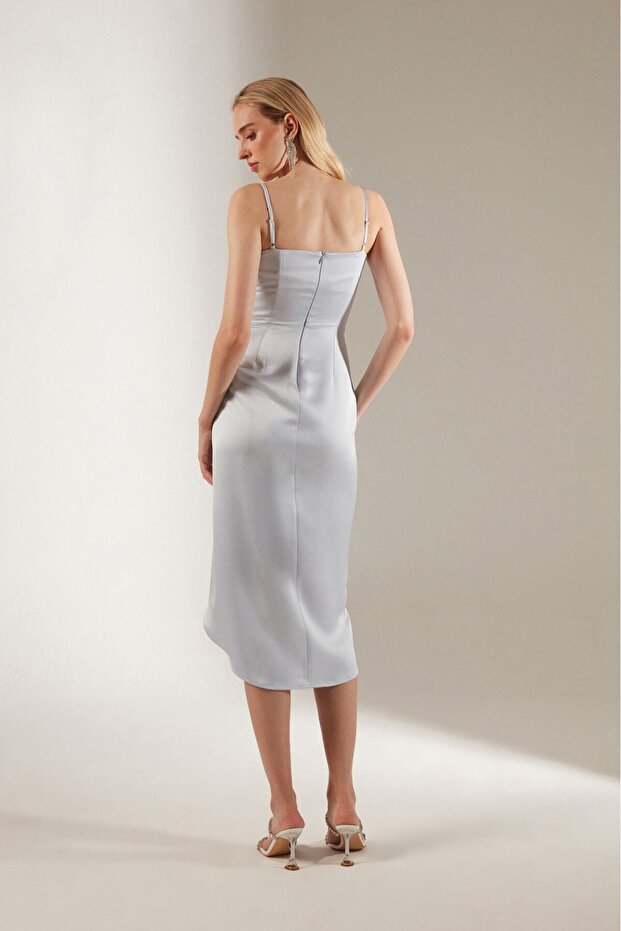 Solomia | Vestido Midi con Falda Asimétrica